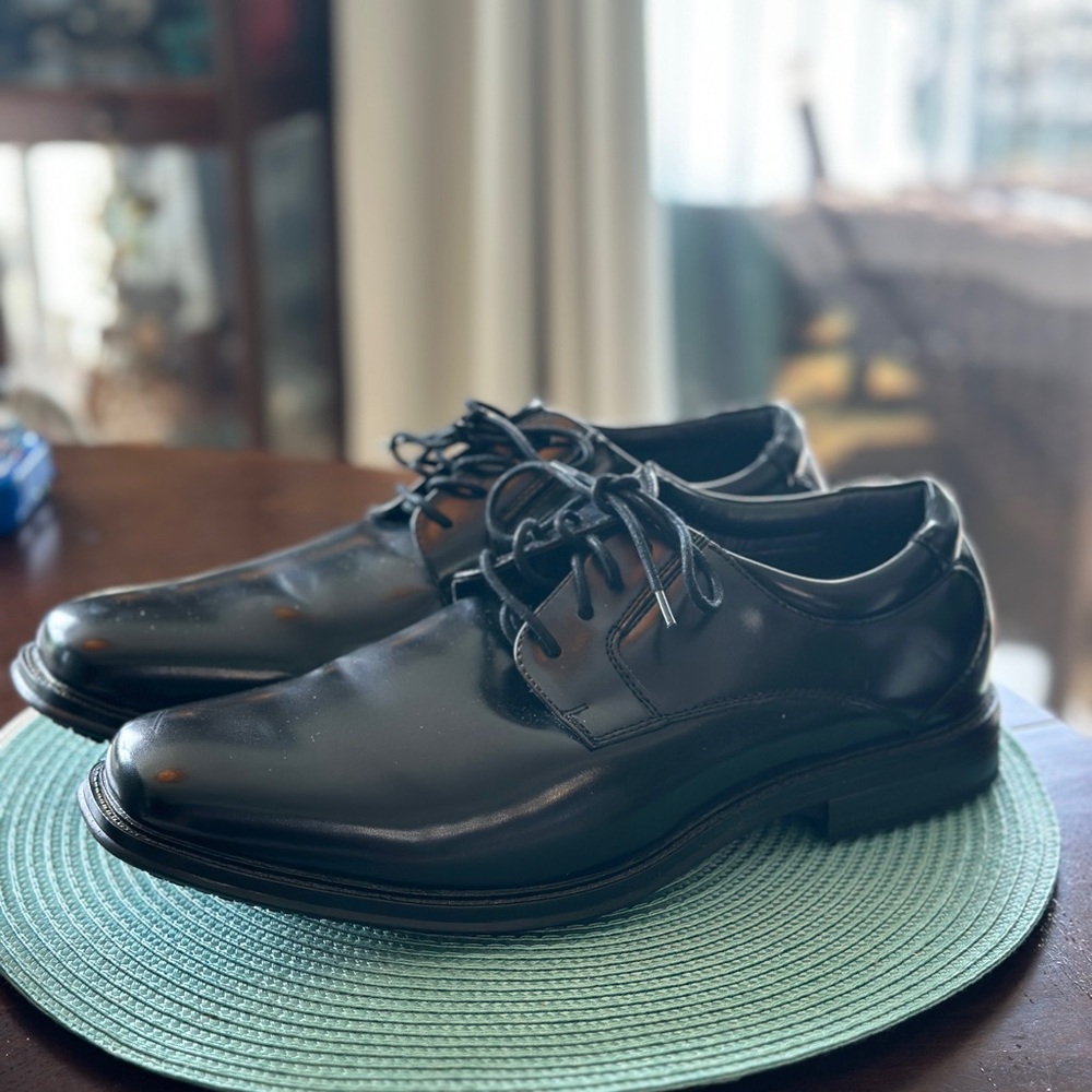 Dockers Black Leather Men's Oxfords
